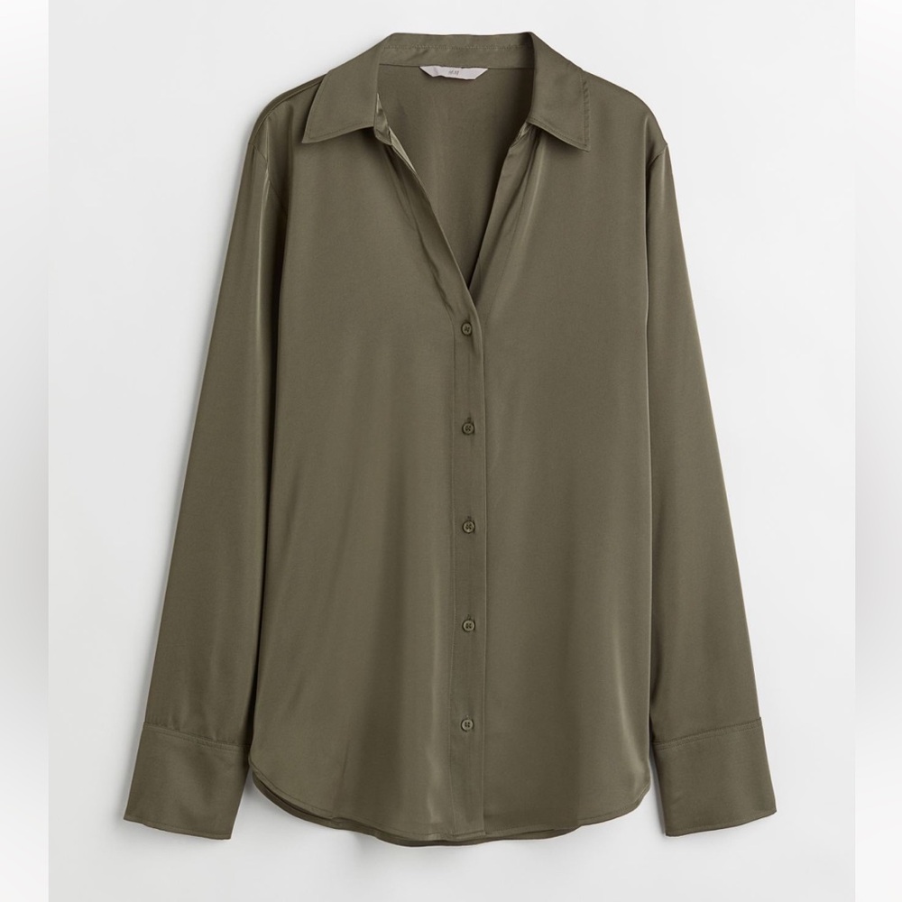 NWOT H&M V-Neck Button Down Blouse